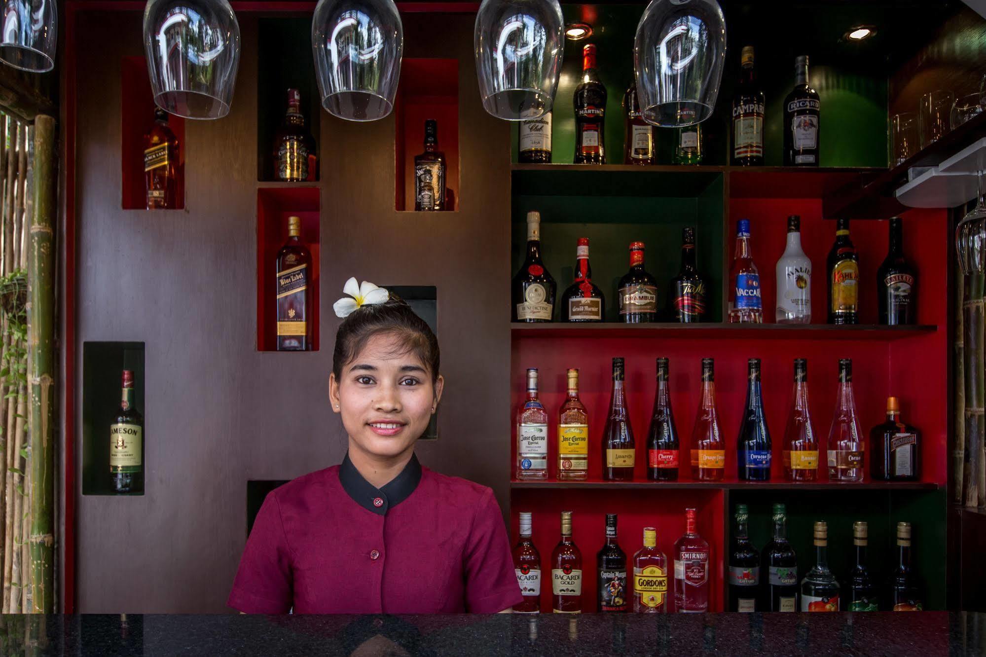 Silk D'Angkor Villa Siem Reap Bagian luar foto